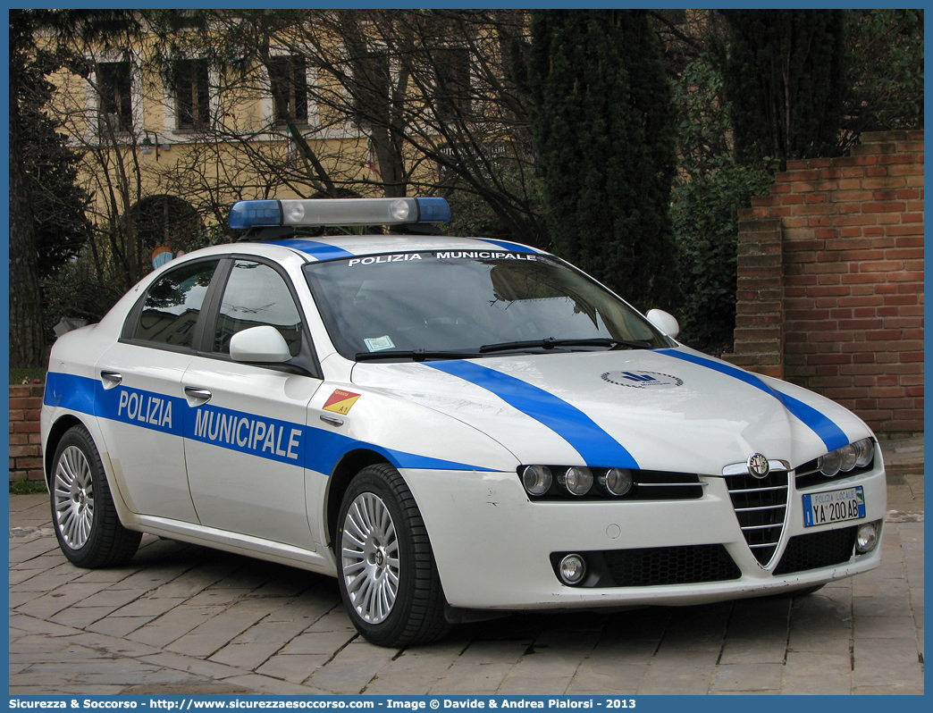 Polizia Locale YA200AB
Polizia Municipale
Comune di Ravenna
Alfa Romeo 159
Allestitore Focaccia Group S.r.l.
Parole chiave: Polizia;Locale;Municipale;Ravenna;Alfa Romeo;159;YA200AB;YA 200 AB;Focaccia