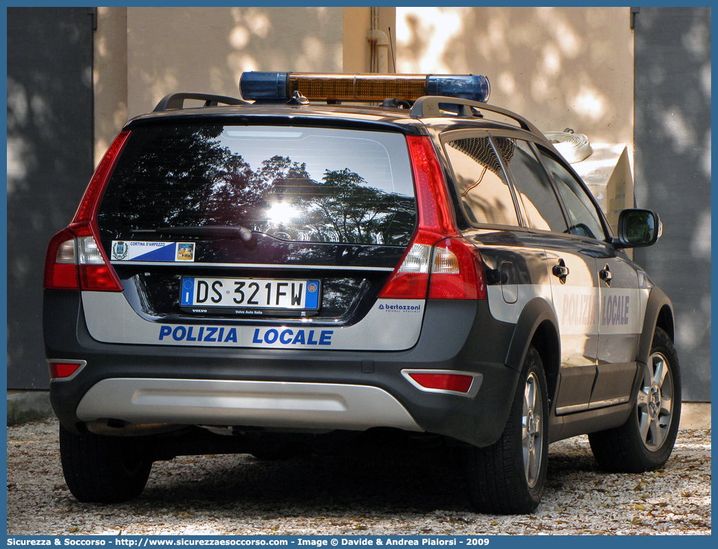 -
Polizia Locale
Comune di Cortina d'Ampezzo
Volvo XC70 III serie
Allestitore Bertazzoni S.r.l.
Parole chiave: Polizia;Locale;Municipale;Cortina d&#039;Ampezzo;Cortina;Ampezzo;Volvo;XC70;XC;70;Bertazzoni