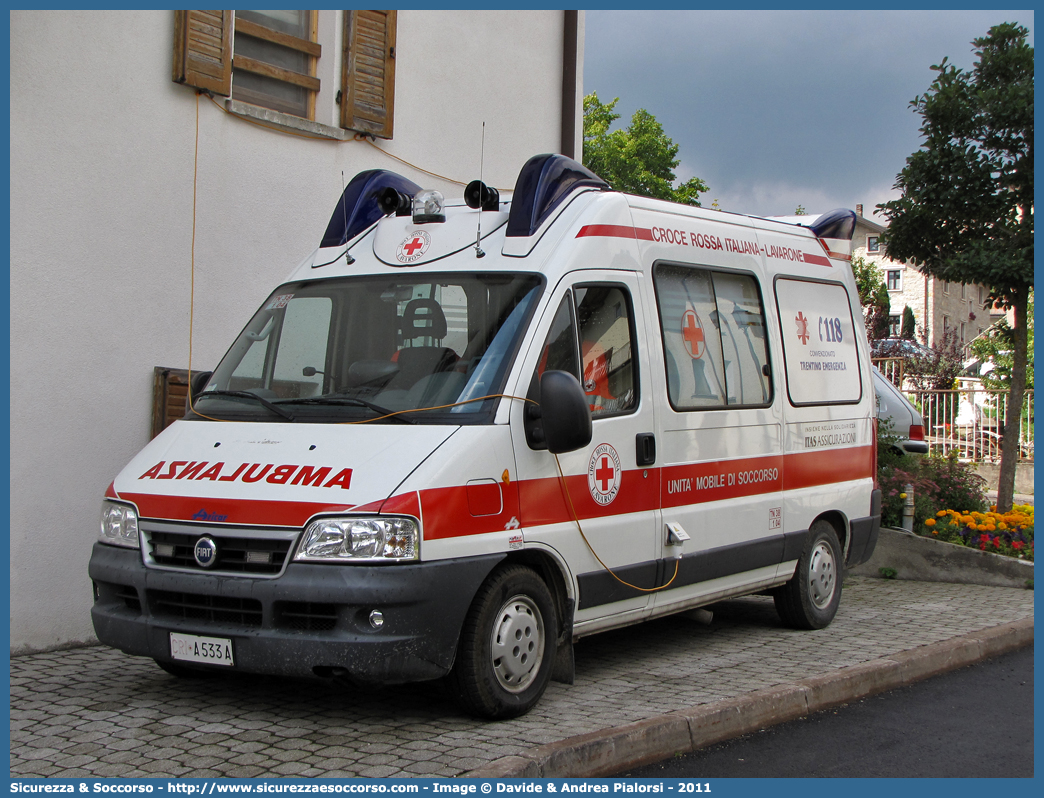 CRI A533A
Croce Rossa Italiana
Lavarone (TN)
Fiat Ducato II serie restyling
Allestitore Aricar S.p.A.
Parole chiave: Croce;Rossa;Italiana;CRI;C.R.I.;Ambulanza;Fiat;Ducato;Aricar;Lavarone;A533A;A 533 A