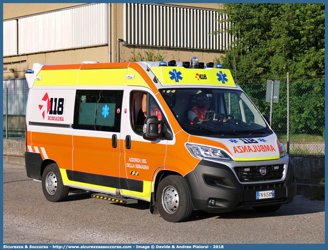 RA 37
118 Romagna Soccorso
Ambito Territoriale di Ravenna
Fiat Ducato III serie restyling
Allestitore Safety Car S.r.l.
Parole chiave: 118;Romagna;Ravenna;Soccorso;Ambulanza;Autoambulanza;Fiat;Ducato;X290;X 290;Boneschi;Savio;Safety Car