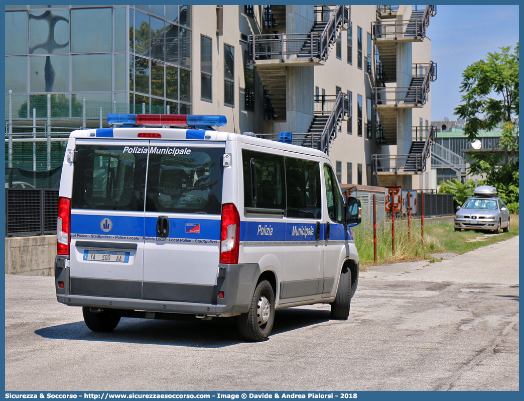 Polizia Locale YA300AA
Polizia Municipale
Unione Comuni della Romagna Forlivese
Fiat Ducato III serie restyling
Allestitore Focaccia Group S.r.l.
Parole chiave: Polizia;Locale;Municipale;Romagna;Forlivese;Bertinoro;Castrocaro Terme;Terra Sole;Civitella;Dovadola;Forlì;Forli;Forlimpopoli;Galeata;Meldola;Modigliana;Portico;San Benedetto;Predappio;Premilcuore;Rocca San Casciano;Santa Sofia;Tredozio;Ducato;X290;X 290