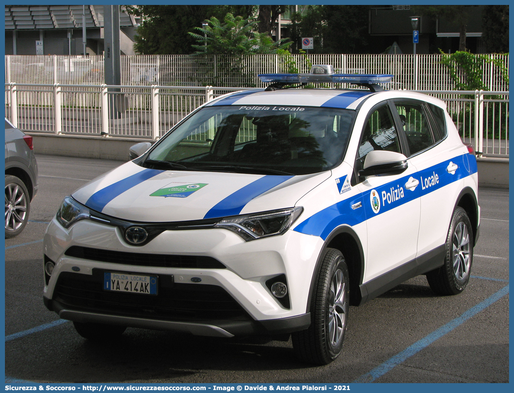 Polizia Locale YA414AK
Polizia Locale
Comune di Montesilvano
Toyota Rav4 V serie restyling
Parole chiave: Polizia;Locale;Municipale;Montesilvano;Toyota;Rav4;Rav 4;YA414AK;YA 414 AK