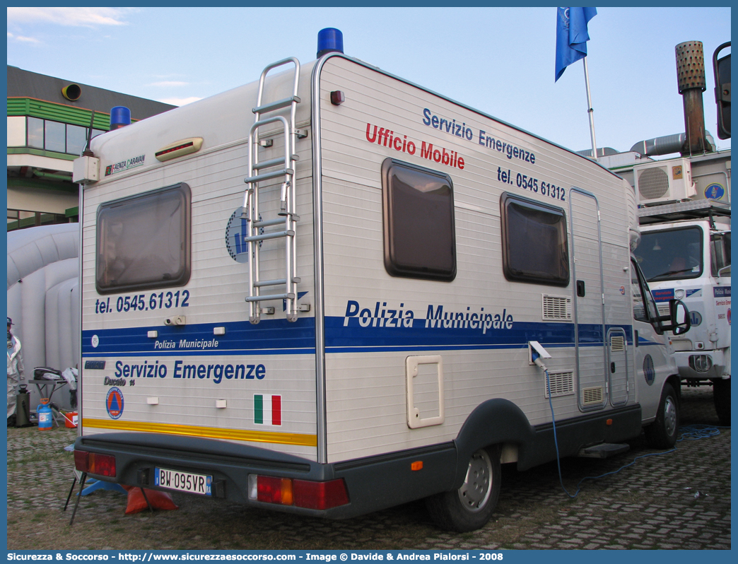 -
Polizia Municipale
Corpo Unico Bagnacavallo,
Cotignola e Fusignano
Fiat Ducato II serie
Parole chiave: Polizia;Locale;Municipale;Bagnacavallo;Cotignola;Fusignano;Fiat;Ducato