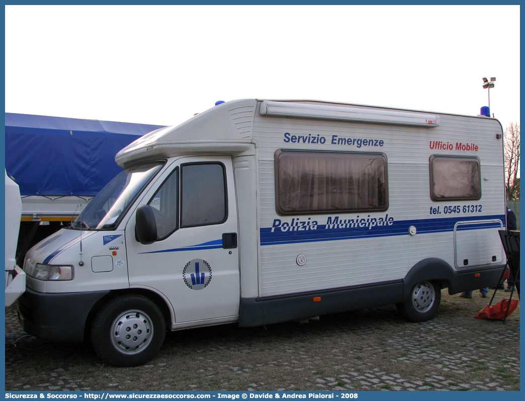 -
Polizia Municipale
Corpo Unico Bagnacavallo,
Cotignola e Fusignano
Fiat Ducato II serie
Parole chiave: Polizia;Locale;Municipale;Bagnacavallo;Cotignola;Fusignano;Fiat;Ducato