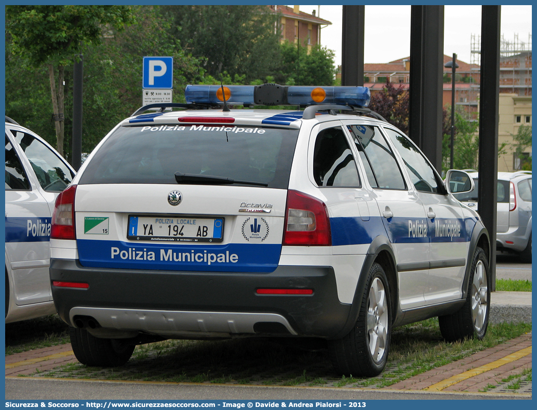 Polizia Locale YA194AB
Polizia Municipale
Comune di San Lazzaro di Savena
Skoda Octavia Wagon Scout II serie
Allestitore Focaccia Group S.r.l.
Parole chiave: Polizia;Locale;Municipale;San Lazzaro di Savena;Skoda;Octavia;Wagon;Scout;Focaccia;YA194AB;YA 194 AB