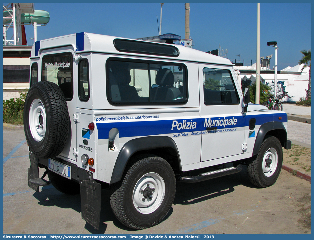 Polizia Locale YA071AG
Polizia Municipale
Comune di Riccione
Land Rover Defender 90
Parole chiave: Polizia;Municipale;Locale;Riccione;Land Rover;Defender;90;YA;071AG