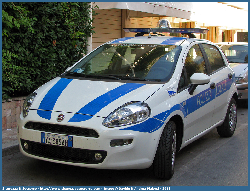 Polizia Locale YA383AH
Polizia Locale
Comune di Albissola Marina
Fiat Punto IV serie
Allestitore Ciabilli S.r.l.
Parole chiave: PL;P.L.;PM;P.M.;Polizia;Locale;Municipale;Albissola Marina;Fiat;Punto;Ciabilli;YA383AH;YA 383 AH