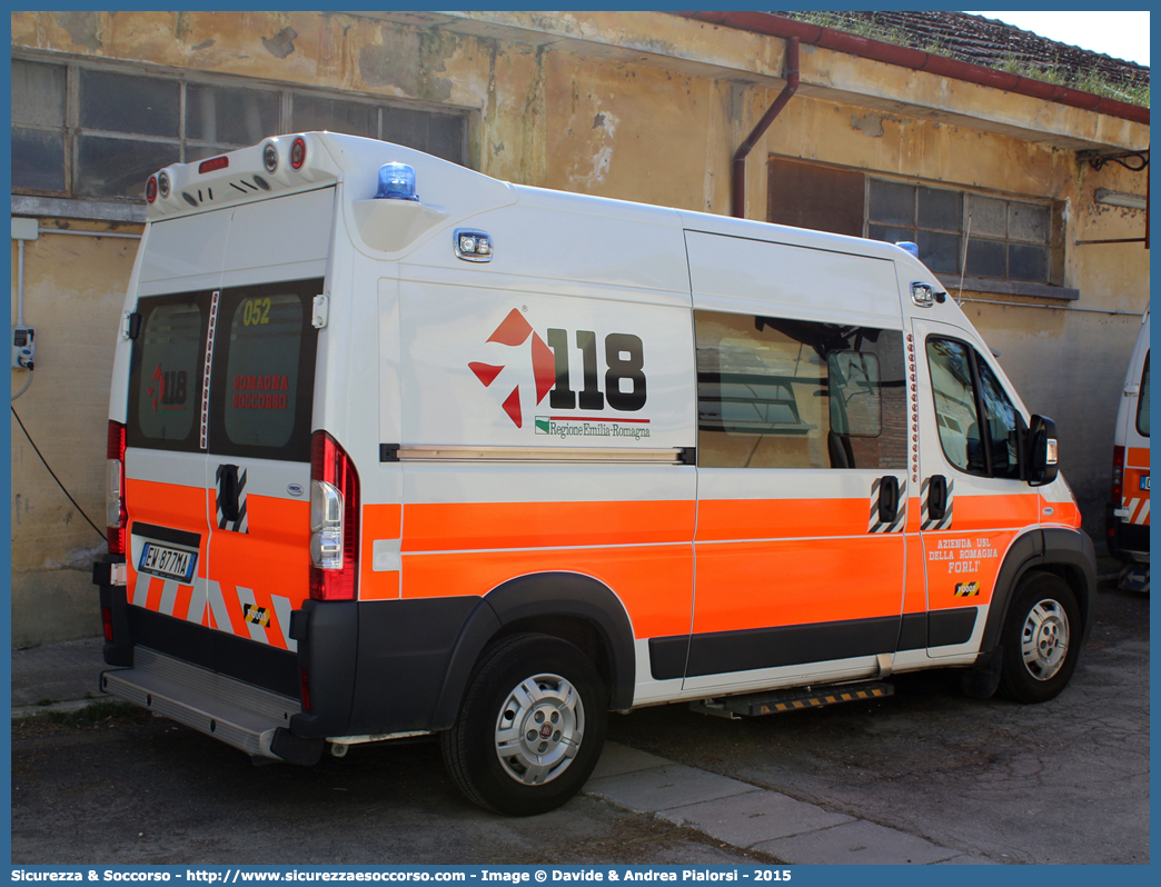 FO 03
118 Romagna Soccorso
Ambito Territoriale di Forlì
Fiat Ducato III serie
Allestitore Vision S.r.l.
Parole chiave: 118;Romagna;Forlì;Forli;Soccorso;Ambulanza;Autoambulanza;Fiat;Ducato;X250;X 250;Vision