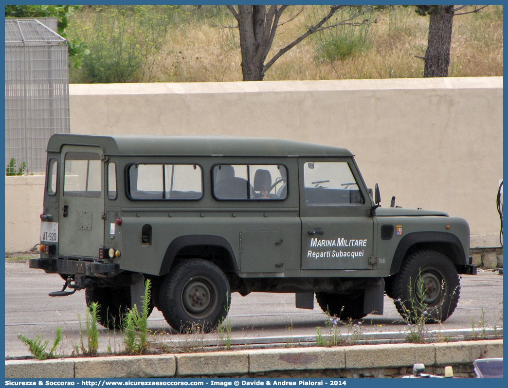 MM AT920
Marina Militare Italiana
Reparti Subacquei
Land Rover Defender 110
Parole chiave: MMI;M.M.I.;Marina;Militare;Italiana;Reparti;Subacquei;ComSubIn;Land;Rover;Defender;110