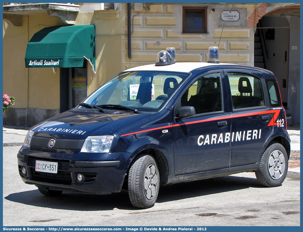 CC CK351
Arma dei Carabinieri
Fiat Nuova Panda I serie
Parole chiave: CC;C.C.;Arma;dei;Carabinieri;Fiat;Nuova;Panda