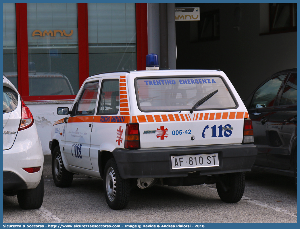 005-42
118 Trentino Emergenza
Fiat Panda II serie
Parole chiave: 118;Trentino;Emergenza;Trento;Fiat;Panda