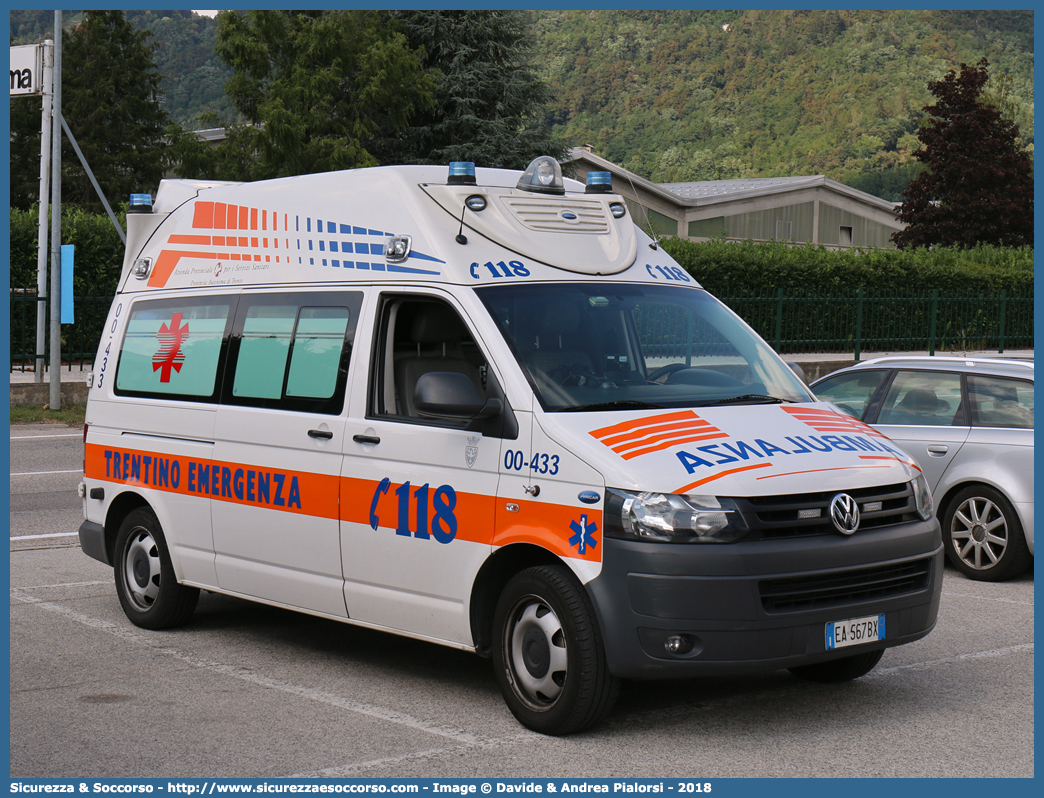 004-33
118 Trentino Emergenza
Volkswagen Transporter T5 restyling
Allestitore Aricar S.p.A.
Parole chiave: 118;Trento;Trentino;Emergenza;Ambulanza;Autoambulanza;Volkswagen;Transporter;T5;T 5;Aricar