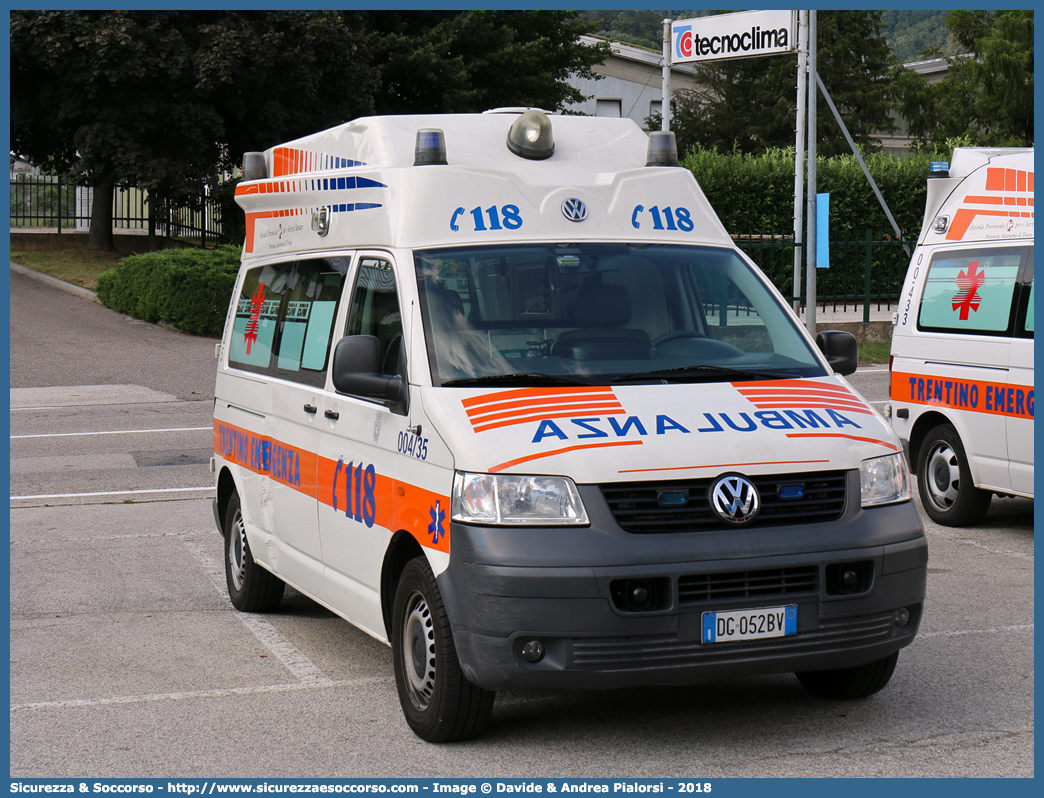 004-35
118 Trentino Emergenza
Volkswagen Transporter T5
Allestitore EDM S.r.l.
Parole chiave: 118;Trento;Trentino;Emergenza;Ambulanza;Autoambulanza;Volkswagen;Transporter;T5;T 5;EDM