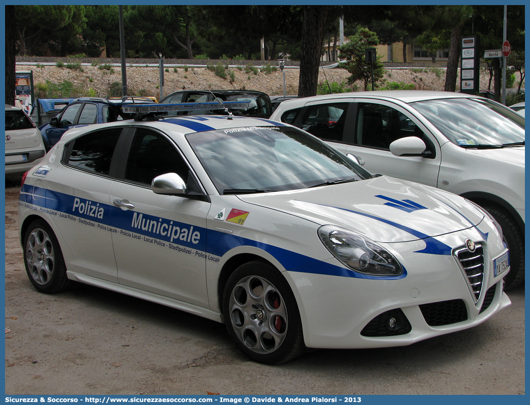 Polizia Locale YA752AJ
Polizia Municipale
Comune di Castel San Pietro Terme
Alfa Romeo Nuova Giulietta
I serie
Allestitore Focaccia Group S.r.l.
Parole chiave: Polizia;Locale;Municipale;Castel San Pietro Terme;Alfa Romeo;Nuova Giulietta;Focaccia;YA752AJ;YA 752 AJ