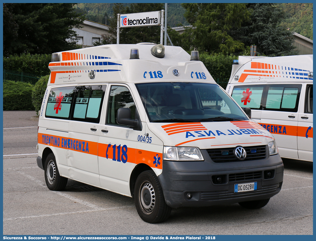 004-35
118 Trentino Emergenza
Volkswagen Transporter T5
Allestitore EDM S.r.l.
Parole chiave: 118;Trento;Trentino;Emergenza;Ambulanza;Autoambulanza;Volkswagen;Transporter;T5;T 5;EDM