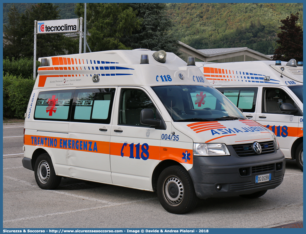 004-35
118 Trentino Emergenza
Volkswagen Transporter T5
Allestitore EDM S.r.l.
Parole chiave: 118;Trento;Trentino;Emergenza;Ambulanza;Autoambulanza;Volkswagen;Transporter;T5;T 5;EDM