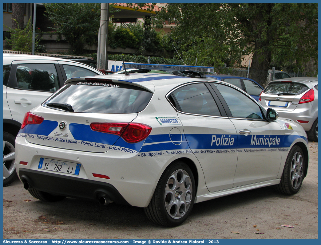 Polizia Locale YA752AJ
Polizia Municipale
Comune di Castel San Pietro Terme
Alfa Romeo Nuova Giulietta
I serie
Allestitore Focaccia Group S.r.l.
Parole chiave: Polizia;Locale;Municipale;Castel San Pietro Terme;Alfa Romeo;Nuova Giulietta;Focaccia;YA752AJ;YA 752 AJ