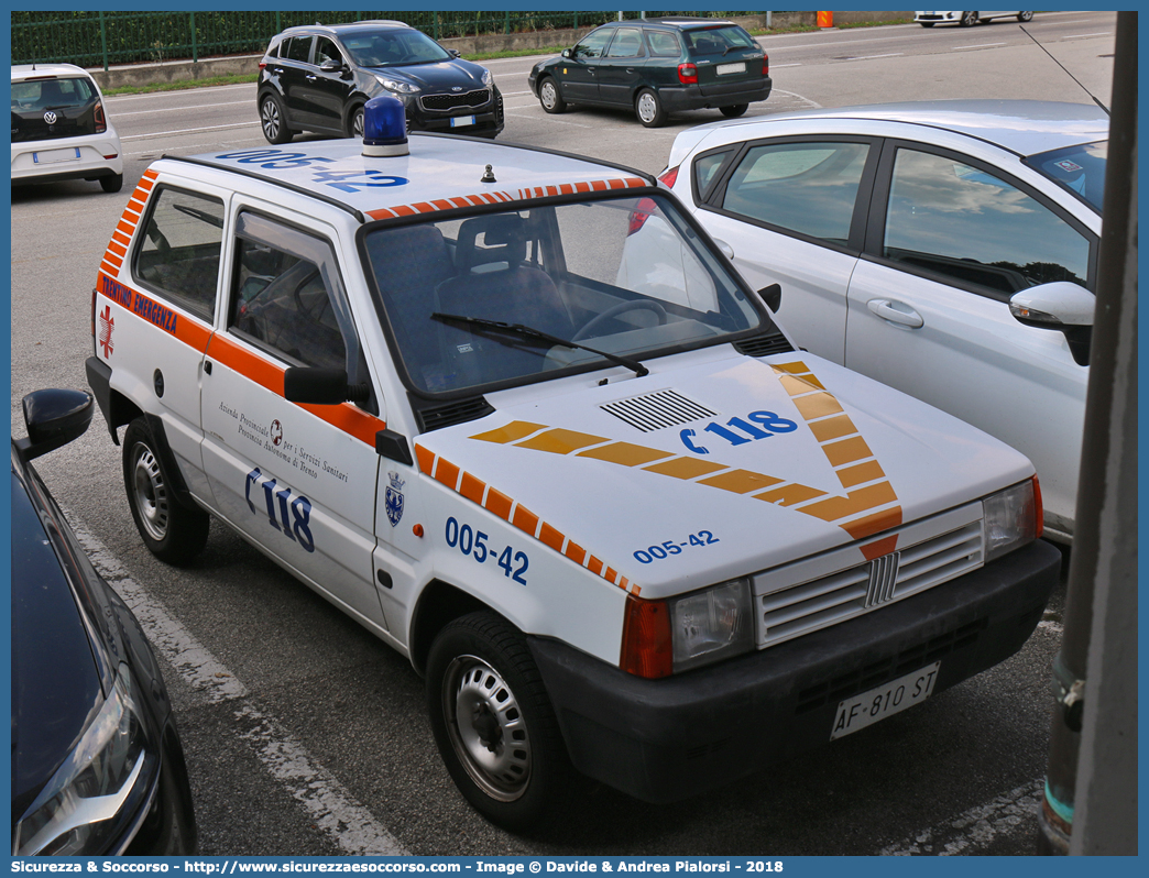 005-42
118 Trentino Emergenza
Fiat Panda II serie
Parole chiave: 118;Trentino;Emergenza;Trento;Fiat;Panda