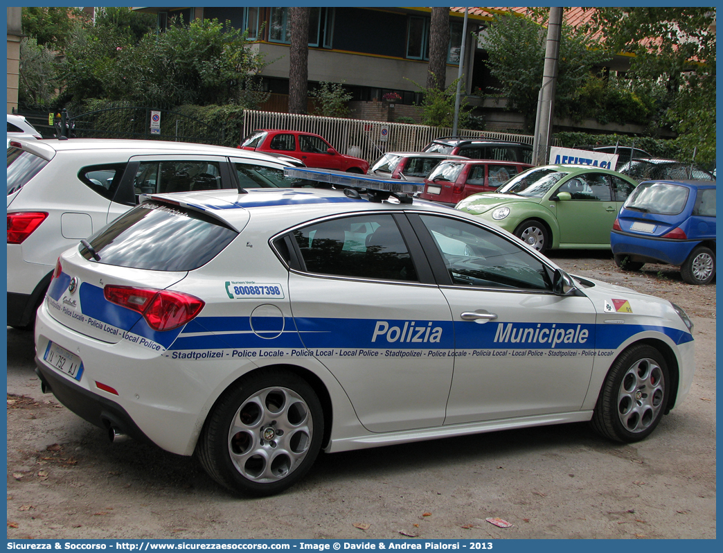 Polizia Locale YA752AJ
Polizia Municipale
Comune di Castel San Pietro Terme
Alfa Romeo Nuova Giulietta
I serie
Allestitore Focaccia Group S.r.l.
Parole chiave: Polizia;Locale;Municipale;Castel San Pietro Terme;Alfa Romeo;Nuova Giulietta;Focaccia;YA752AJ;YA 752 AJ