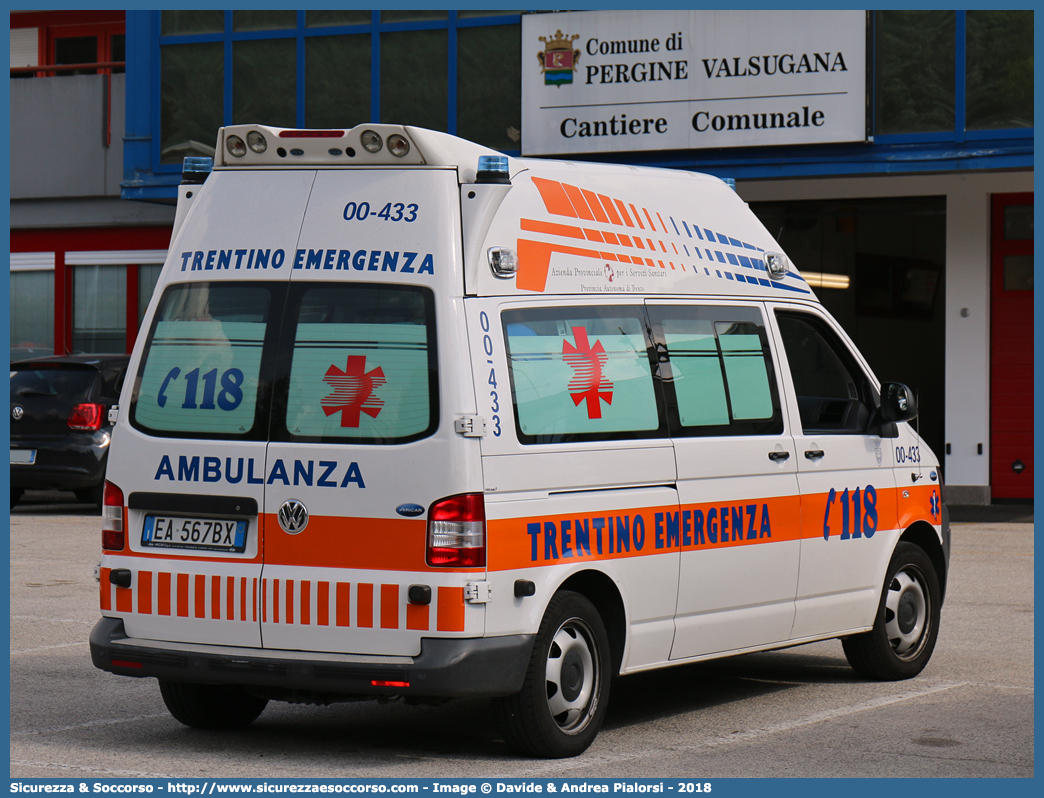 004-33
118 Trentino Emergenza
Volkswagen Transporter T5 restyling
Allestitore Aricar S.p.A.
Parole chiave: 118;Trento;Trentino;Emergenza;Ambulanza;Autoambulanza;Volkswagen;Transporter;T5;T 5;Aricar