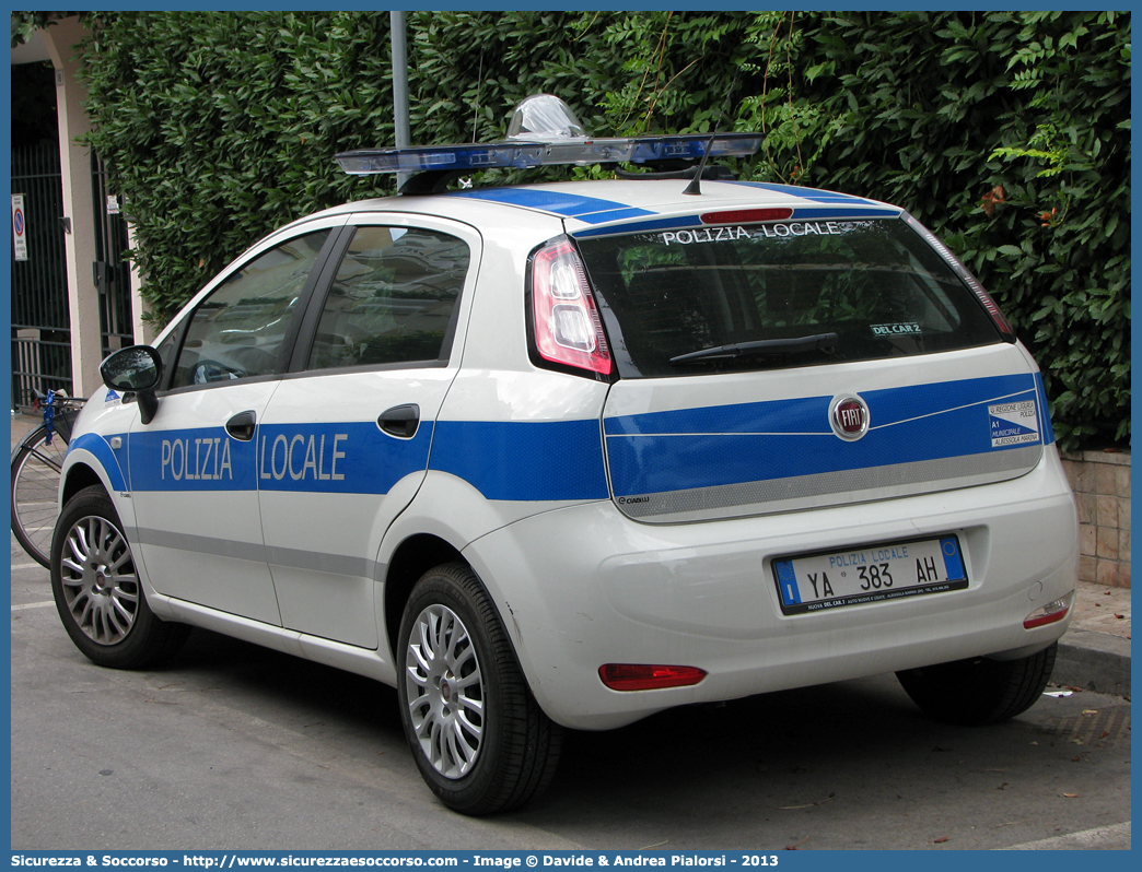 Polizia Locale YA383AH
Polizia Locale
Comune di Albissola Marina
Fiat Punto IV serie
Allestitore Ciabilli S.r.l.
Parole chiave: Polizia;Locale;Municipale;Albissola Marina;Fiat;Punto;Ciabilli;YA383AH;YA 383 AH