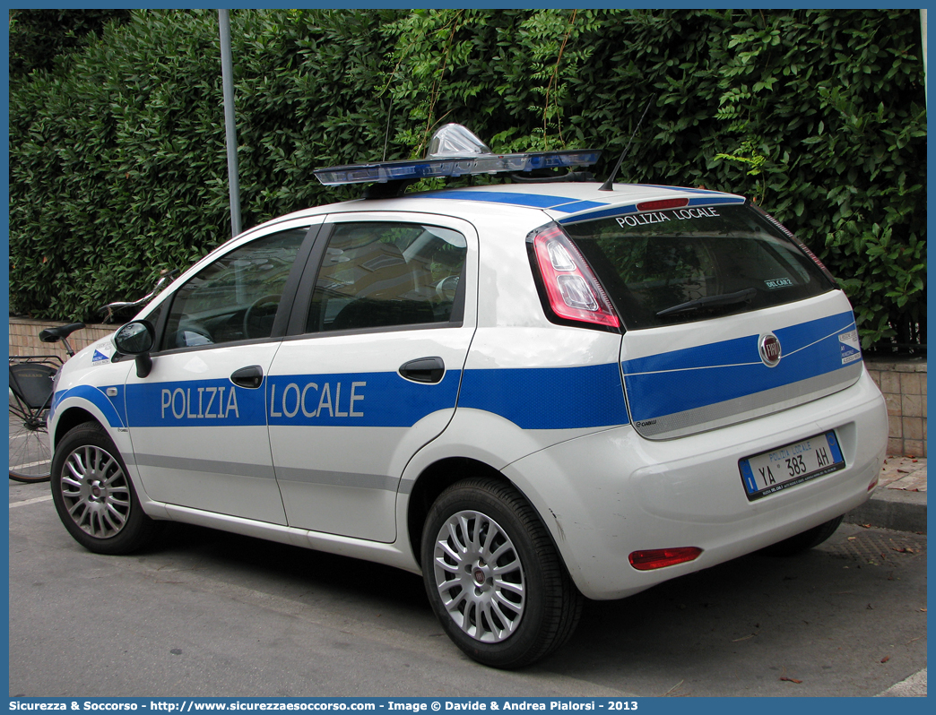 Polizia Locale YA383AH
Polizia Locale
Comune di Albissola Marina
Fiat Punto IV serie
Allestitore Ciabilli S.r.l.
Parole chiave: Polizia;Locale;Municipale;Albissola Marina;Fiat;Punto;Ciabilli;YA383AH;YA 383 AH