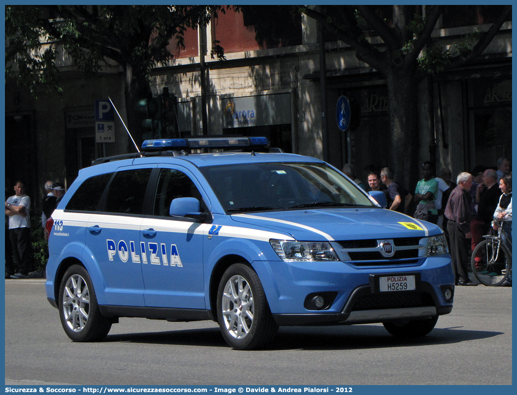 Polizia H5259
Polizia di Stato
Polizia Stradale
Fiat Freemont
Parole chiave: Polizia di Stato;Polizia;PS;Stradale;Fiat;Freemont;H5259;H 5259