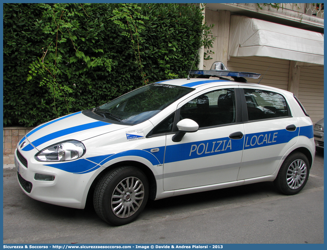 Polizia Locale YA383AH
Polizia Locale
Comune di Albissola Marina
Fiat Punto IV serie
Allestitore Ciabilli S.r.l.
Parole chiave: Polizia;Locale;Municipale;Albissola Marina;Fiat;Punto;Ciabilli;YA383AH;YA 383 AH