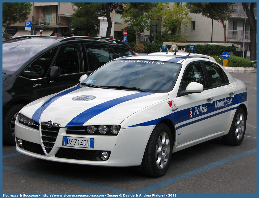 -
Polizia Municipale
Comune di Piacenza
Alfa Romeo 159
Allestitore Focaccia Group S.r.l.
Parole chiave: Polizia;Locale;Municipale;Piacenza;Alfa Romeo;159;Focaccia