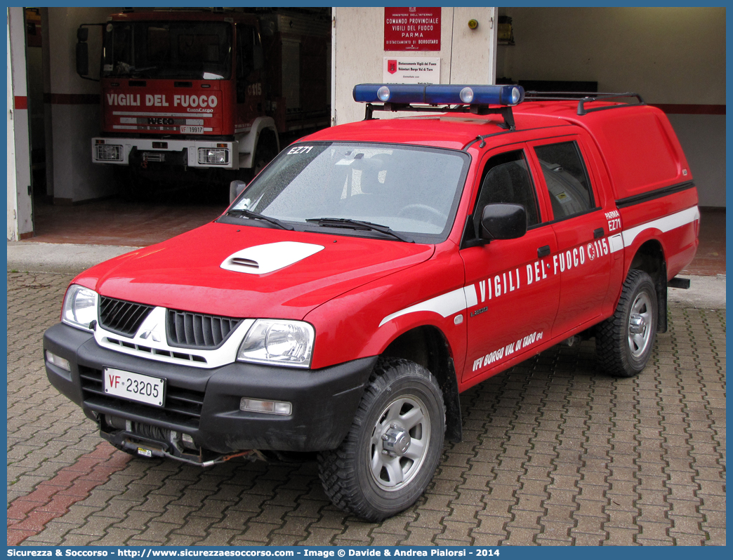 VF 23205
Corpo Nazionale Vigili del Fuoco
Mitsubishi L200 III serie restyling
(variante)
Parole chiave: VF;V.F.;VVF;V.V.F.;Corpo;Nazionale;Vigili del Fuoco;Vigili;Fuoco;Mitsubishi;L200;23205