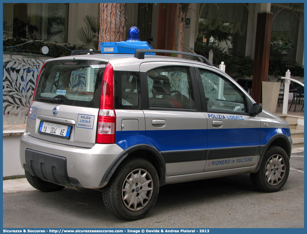 Polizia Locale YA004AE
Polizia Municipale
Comune di Rionero in Vulture
Fiat Nuova Panda 4x4 I serie
Parole chiave: Polizia;Locale;Municipale;Rionero in Vulture;Fiat;Nuova Panda;4x4;4 x 4;4*4;YA004AE;YA 004 AE