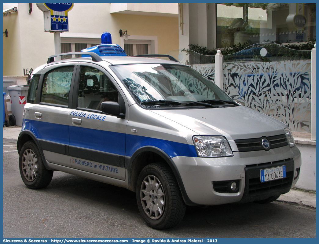 Polizia Locale YA004AE
Polizia Municipale
Comune di Rionero in Vulture
Fiat Nuova Panda 4x4 I serie
Parole chiave: Polizia;Locale;Municipale;Rionero in Vulture;Fiat;Nuova Panda;4x4;4 x 4;4*4;YA004AE;YA 004 AE