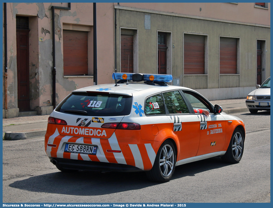 MIKE 02
118 Romagna Soccorso
Ambito Territoriale di Ravenna
Alfa Romeo 159 Sportwagon
Allestitore Vision S.r.l.
Parole chiave: Alfa Romeo;159;Sportwagon;118;Romagna;Ravenna;Soccorso;Automedica;Automedicalizzata;Auto Medica;Auto Medicalizzata;Vision