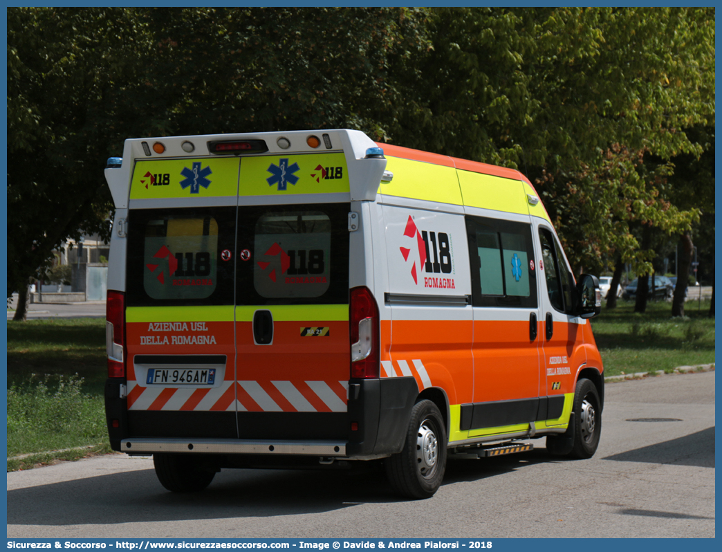 RA 21
118 Romagna Soccorso
Ambito Territoriale di Ravenna
Fiat Ducato III serie restyling
Allestitore Safety Car S.r.l.
Parole chiave: 118;Romagna;Ravenna;Soccorso;Ambulanza;Autoambulanza;Fiat;Ducato;X290;X 290;Boneschi;Savio;Safety Car