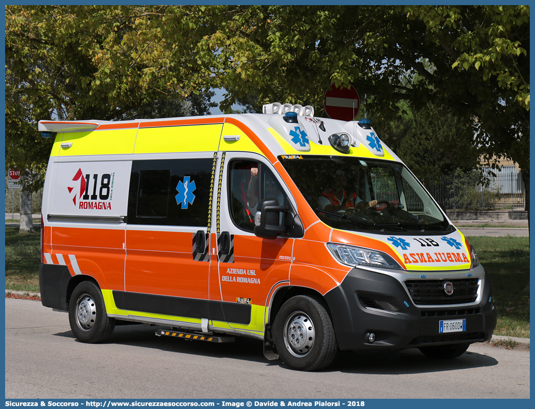 RA 24
118 Romagna Soccorso
Ambito Territoriale di Ravenna
Fiat Ducato III serie restyling
Allestitore Safety Car S.r.l.
Parole chiave: 118;Romagna;Ravenna;Soccorso;Ambulanza;Autoambulanza;Fiat;Ducato;X290;X 290;Orion;Safety Car