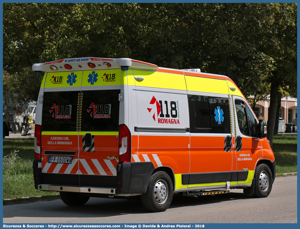 RA 24
118 Romagna Soccorso
Ambito Territoriale di Ravenna
Fiat Ducato III serie restyling
Allestitore Safety Car S.r.l.
Parole chiave: 118;Romagna;Ravenna;Soccorso;Ambulanza;Autoambulanza;Fiat;Ducato;X290;X 290;Orion;Safety Car