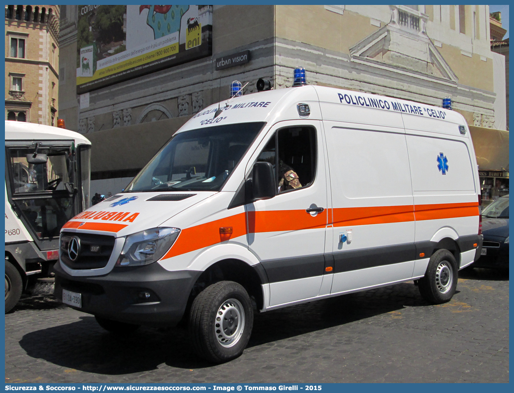 EI DA390
Esercito Italiano
Sanità Militare
Policlinico Militare "Celio"
Mercedes Benz Sprinter 313 4x4 II serie restying
Allestitore Alessi e Becagli S.n.c.
Parole chiave: EI;E.I.;Esercito;Italiano;Sanità Militare;Mercedes Benz;Sprinter;4x4;4 x 4;Alessi;e;Becagli;DA390