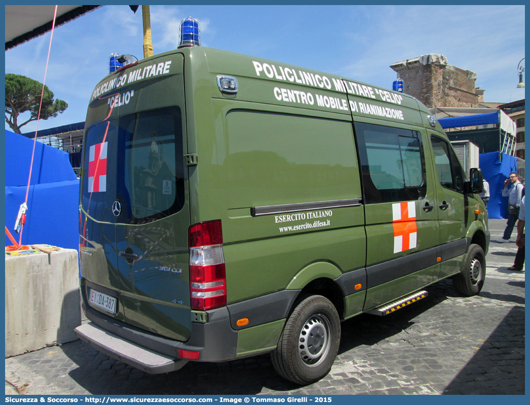 EI DA387
Esercito Italiano
Sanità Militare
Policlinico Militare "Celio"
Mercedes Benz Sprinter 313 4x4 II serie restying
Allestitore Alessi e Becagli S.n.c.
Parole chiave: EI;E.I.;Esercito;Italiano;Sanità Militare;Mercedes Benz;Sprinter;4x4;4 x 4;Alessi;e;Becagli;DA387