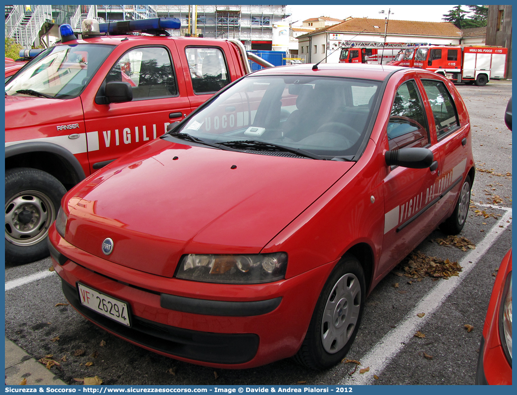 VF 26294
Corpo Nazionale Vigili del Fuoco
Fiat Punto II serie
Parole chiave: Corpo;Nazionale;Vigili del Fuoco;Vigili;Fuoco;Fiat;Punto