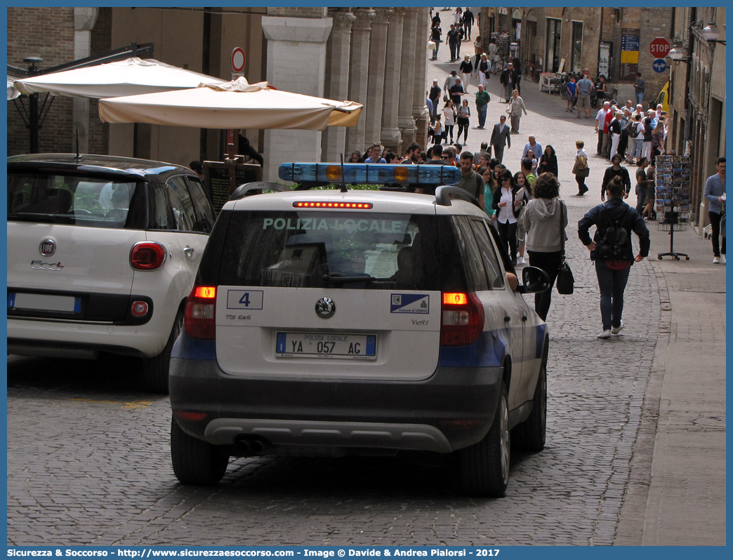 Polizia Locale YA057AG
Polizia Locale
Comune di Urbino
Skoda Yeti 4x4 I serie
Allestitore Celiani S.a.s.
Parole chiave: Polizia;Locale;Municipale;Urbino;Skoda;Yeti;4x4;4 x 4;Celiani;YA057AG;YA 057 AG