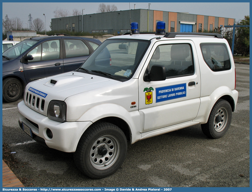 -
Provincia di Ravenna
Settore Lavori Pubblici
Servizio di Polizia Stradale
Suzuki Jimny
Parole chiave: Provincia;Ravenna;Settore;Lavori;Pubblici;Servizio;Polizia;Stradale;Suzuki;Jimny