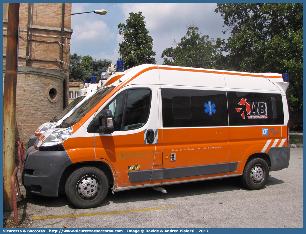 FE 3193
118 Ferrara Soccorso
Fiat Ducato III serie
Allestitore Aricar S.p.A.
(variante)
Parole chiave: 118;Ferrara;Soccorso;Ambulanza;Autoambulanza;Fiat;Ducato;X250;X 250;Aricar