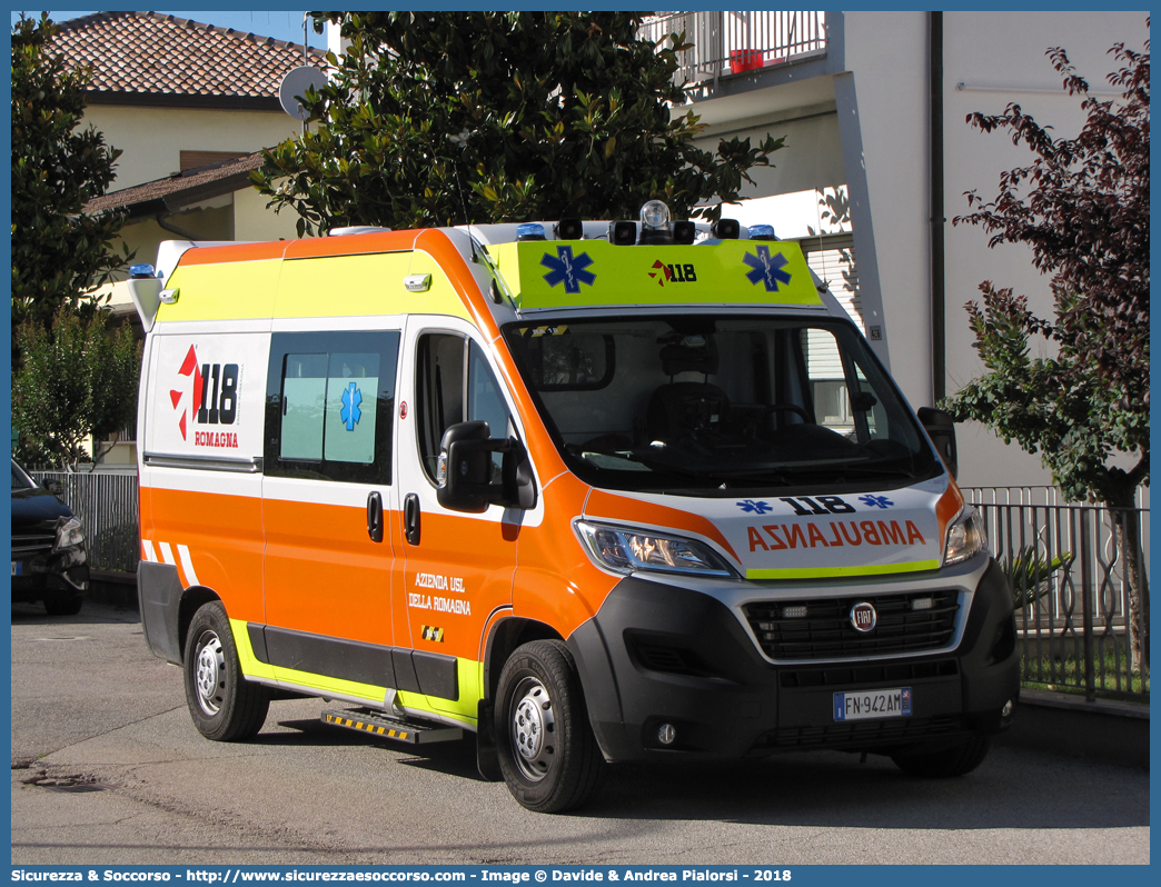 RA 18
118 Romagna Soccorso
Ambito Territoriale di Ravenna
Fiat Ducato III serie restyling
Allestitore Safety Car S.r.l.
Parole chiave: 118;Romagna;Ravenna;Soccorso;Ambulanza;Autoambulanza;Fiat;Ducato;X290;X 290;Boneschi;Savio;Safety Car