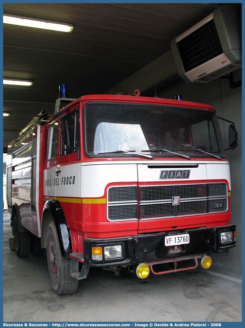 VF 13760
Corpo Nazionale Vigili del Fuoco
Iveco 160NC
Allestitore Baribbi S.p.A.
Parole chiave: VVF;V.V.F.;Corpo;Nazionale;Vigili;del;Fuoco;ABP;A.B.P.;AutoBottePompa;AutoBotte;Fiat;Iveco;160NC;160;NC