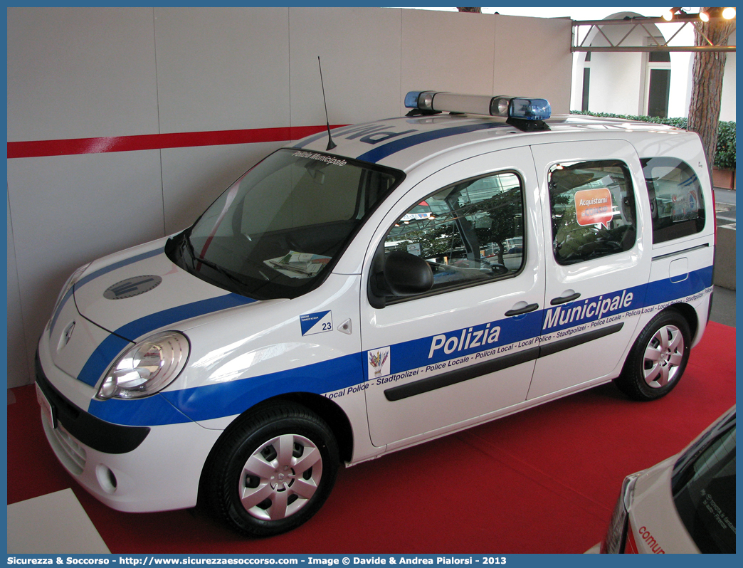 -
Polizia Municipale
Associazione Intercomunale
Terre d'Acqua
Renault Kangoo III serie
Allestitore Focaccia Group S.r.l.
Parole chiave: Polizia;Locale;Municipale;Terre d'Acqua;Terre;Acqua;Anzola dell’Emilia;Anzola Emilia;Calderara di Reno;Crevalcore;Sala Bolognese;San Giovanni in Persiceto;Sant’Agata Bolognese;Sant Agata Bolognese;Renault;Kangoo;Focaccia