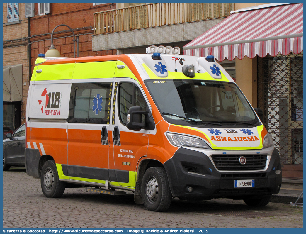 RA 11
118 Romagna Soccorso
Ambito Territoriale di Ravenna
Fiat Ducato III serie restyling
Allestitore Safety Car S.r.l.
Parole chiave: 118;Romagna;Ravenna;Soccorso;Ambulanza;Autoambulanza;Fiat;Ducato;X290;X 290;Orion;Safety Car