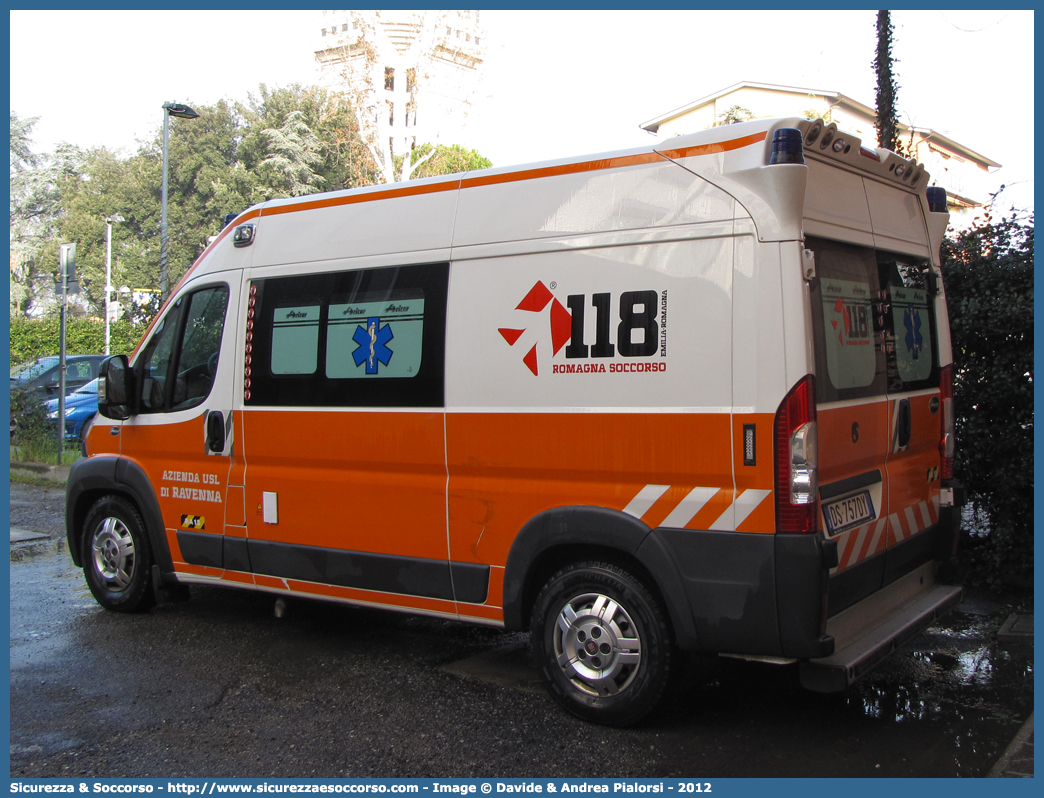 RA 18
118 Romagna Soccorso
Ambito Territoriale di Ravenna
Fiat Ducato III serie
Allestitore Aricar S.p.A.
Parole chiave: Fiat;Ducato X250;118;Romagna;Ravenna;Soccorso;Ambulanza;Autoambulanza;Aricar