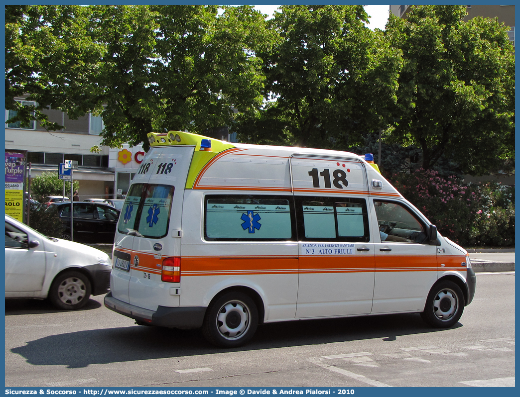 TZ16
118 Alto Friuli
Volkswagen Transporter T5
Allestitore Aricar S.p.A.
Parole chiave: 118;Udine;Alto Friuli;Ambulanza;Autoambulanza;Volkswagen;Transporter;T5;T 5;Aricar;TZ16;TZ 16;TZ.16