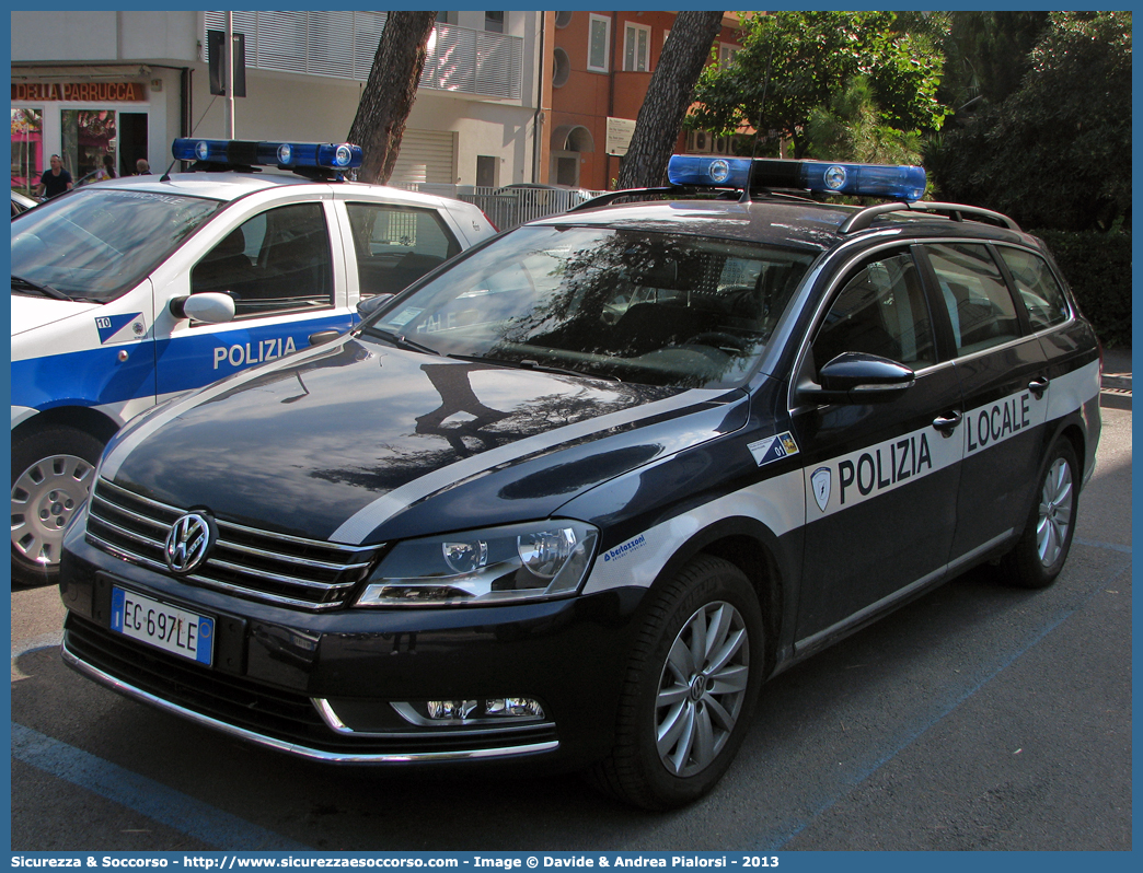 -
Polizia Locale
Servizio Associato Medio Polesine
Volkswagen Passant Variant V serie
Allestitore Bertazzoni S.r.l.
Parole chiave: Polizia;Locale;Municipale;Medio Polesine;Bosaro;Canaro;Crespino;Frassinelle;Polesella;Pontecchio Polesine;Volkswagen;Passat;Variant;SW;S.W.;Station Wagon;Bertazzoni