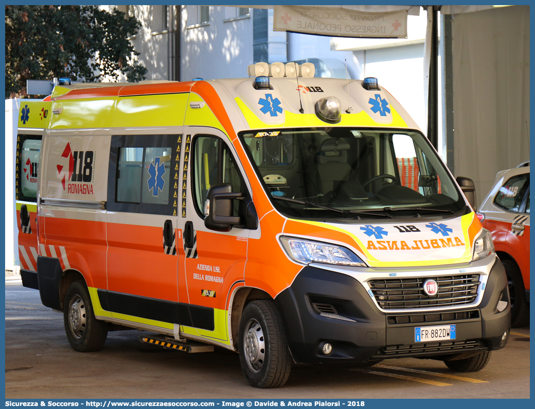 RA 32
118 Romagna Soccorso
Ambito Territoriale di Ravenna
Fiat Ducato III serie restyling
Allestitore Safety Car S.r.l.
Parole chiave: 118;Romagna;Ravenna;Soccorso;Ambulanza;Autoambulanza;Fiat;Ducato;X290;X 290;Orion;Safety Car